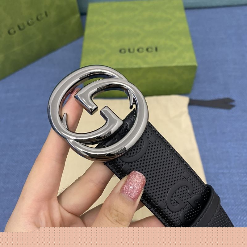 G*u*i belts